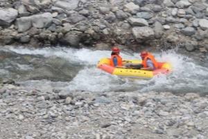 柔极溪探险漂流